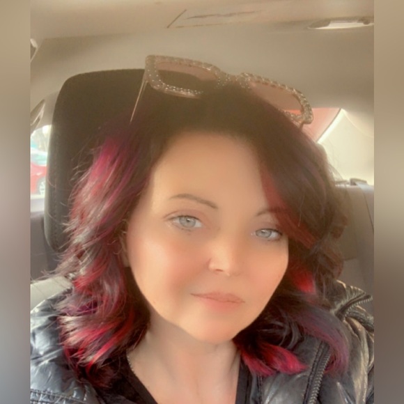 Meet your Posher, Ragan - Picture 3 of 4